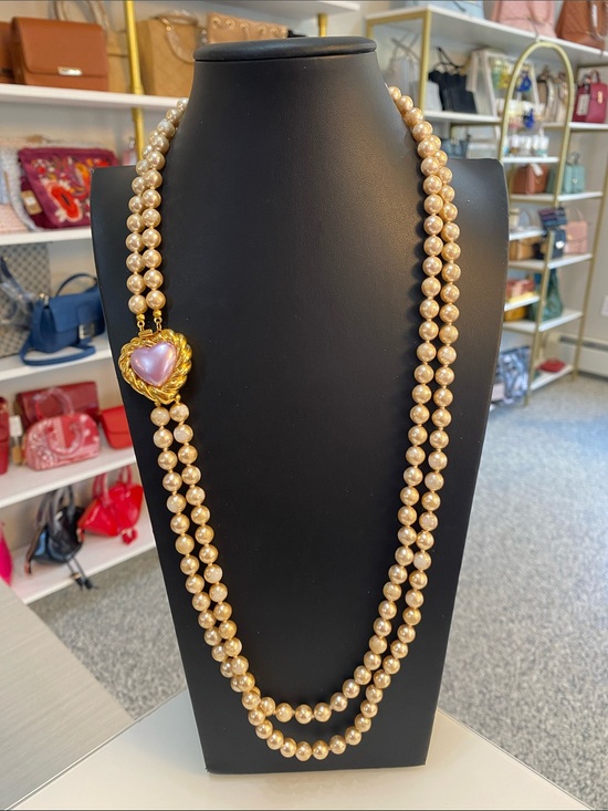 Joan Rivers Jewelry - Joan Rivers Pearl Style Necklace